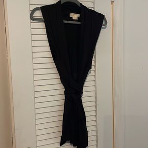 Michael Kors Sz L.  sleeveless cardigan. Flat pockets. Attached belt